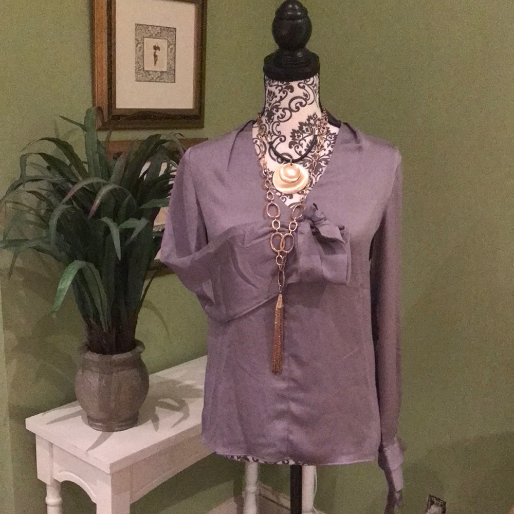 Banana republic blouse with tie sleeves